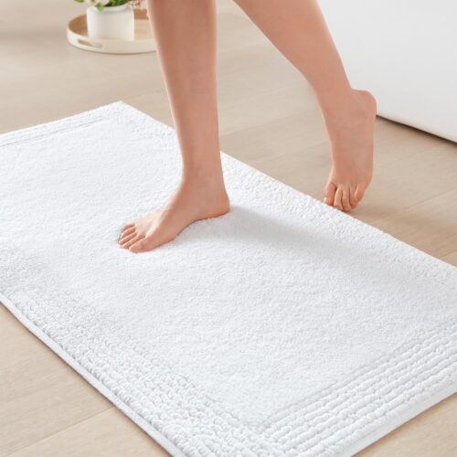 Reversible White Cotton Tufted Bath Mat